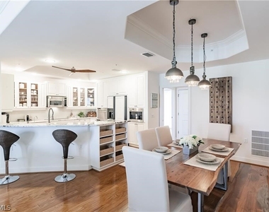 572 11th Avenue S - Photo Thumbnail 2
