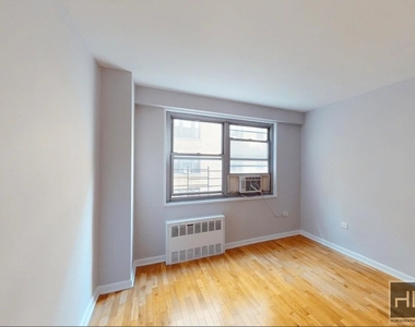 West 97th Street - Photo Thumbnail 5