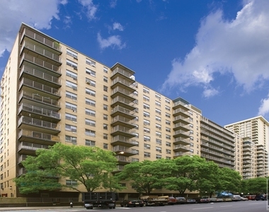 West 97th Street - Photo Thumbnail 9