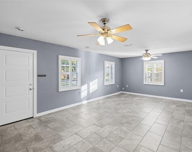 3611 W Anderson Avenue - Photo Thumbnail 3