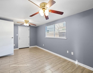 3611 W Anderson Avenue - Photo Thumbnail 9
