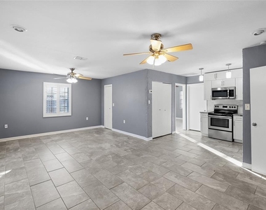 3611 W Anderson Avenue - Photo Thumbnail 2