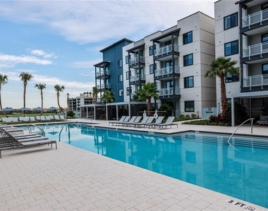 5127 W Tyson Avenue - Photo Thumbnail 3