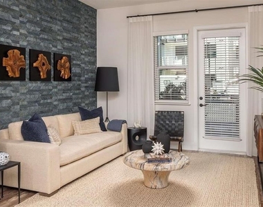 5127 W Tyson Avenue - Photo Thumbnail 57