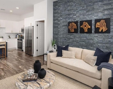 5127 W Tyson Avenue - Photo Thumbnail 55