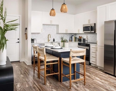 5127 W Tyson Avenue - Photo Thumbnail 56