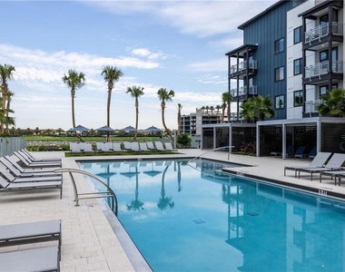 5127 W Tyson Avenue - Photo Thumbnail 4