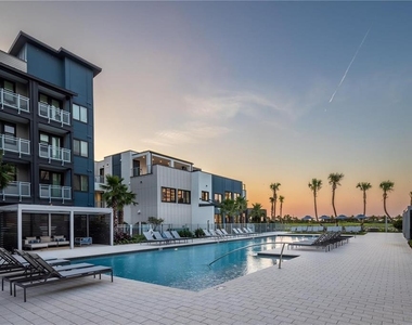 5127 W Tyson Avenue - Photo Thumbnail 6