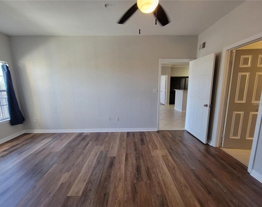 4306 Bayside Village Drive - Photo Thumbnail 38