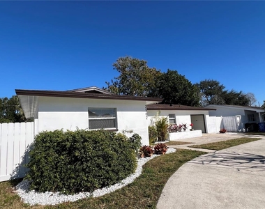 2502 Tropical Shores Drive Se - Photo Thumbnail 4