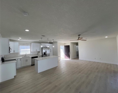 2502 Tropical Shores Drive Se - Photo Thumbnail 7
