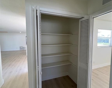 2502 Tropical Shores Drive Se - Photo Thumbnail 19