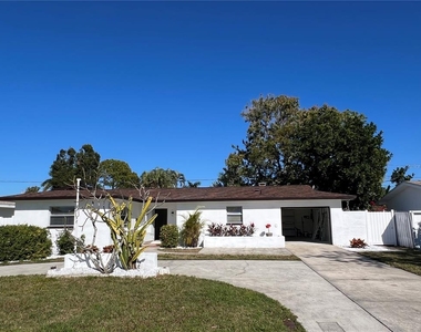 2502 Tropical Shores Drive Se - Photo Thumbnail 5