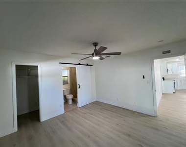 2502 Tropical Shores Drive Se - Photo Thumbnail 13