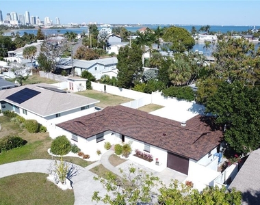 2502 Tropical Shores Drive Se - Photo Thumbnail 1