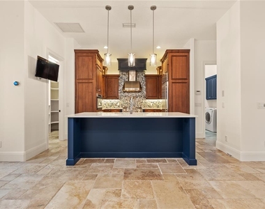 9841 Covent Garden Drive - Photo Thumbnail 15