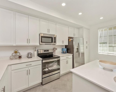 12280 Wellen Golf Street - Photo Thumbnail 9