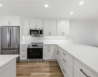 3420 Wild Oak Bay Boulevard - Photo Thumbnail 12