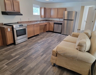 5700 Holiday Park Boulevard - Photo Thumbnail 8