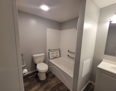 5700 Holiday Park Boulevard - Photo Thumbnail 11