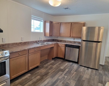 5700 Holiday Park Boulevard - Photo Thumbnail 5