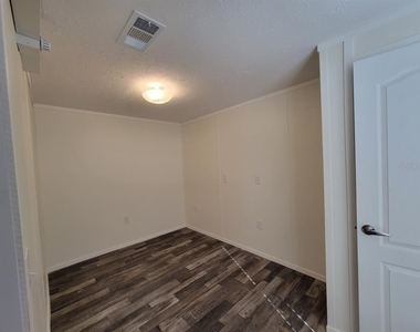 5700 Holiday Park Boulevard - Photo Thumbnail 13