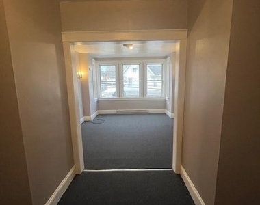 201 E Kline Avenue - Photo Thumbnail 2