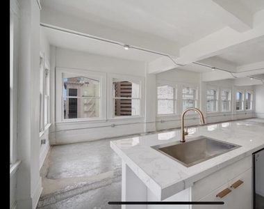 115 N Mesa Street - Photo Thumbnail 9