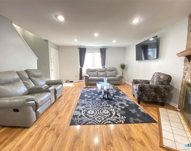 19 Somers Street - Photo Thumbnail 3