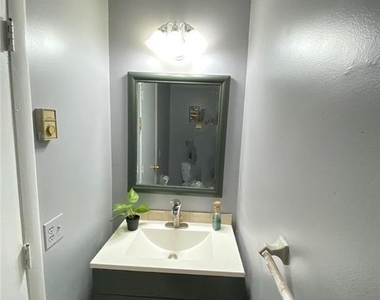 19 Somers Street - Photo Thumbnail 8