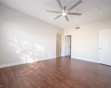 825 Canterra Street - Photo Thumbnail 4