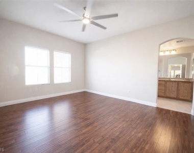 825 Canterra Street - Photo Thumbnail 3