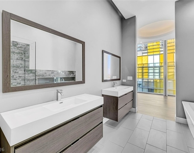 3726 Las Vegas Boulevard - Photo Thumbnail 23