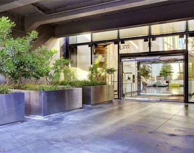 3726 Las Vegas Boulevard - Photo Thumbnail 71