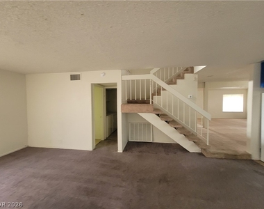 4760 Woodridge Road - Photo Thumbnail 37