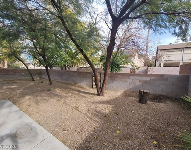 4760 Woodridge Road - Photo Thumbnail 8