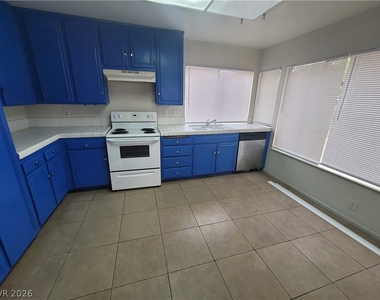 4760 Woodridge Road - Photo Thumbnail 38