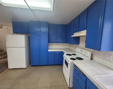 4760 Woodridge Road - Photo Thumbnail 39