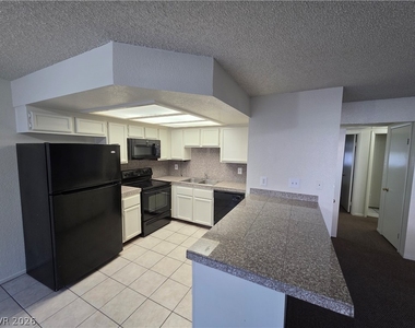 2724 Otter Creek Court - Photo Thumbnail 9