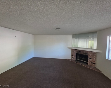 2724 Otter Creek Court - Photo Thumbnail 8