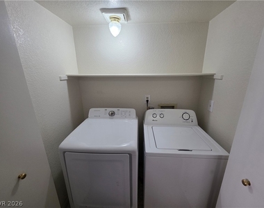 2724 Otter Creek Court - Photo Thumbnail 15