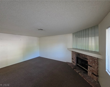 2724 Otter Creek Court - Photo Thumbnail 3