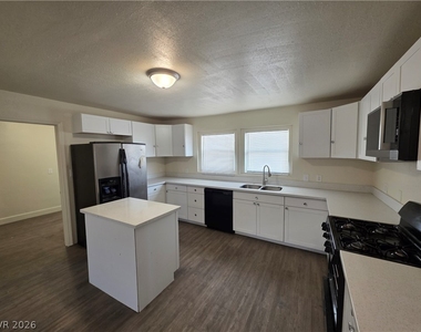 1590 Mustang Drive - Photo Thumbnail 76