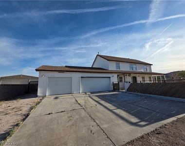 1590 Mustang Drive - Photo Thumbnail 3