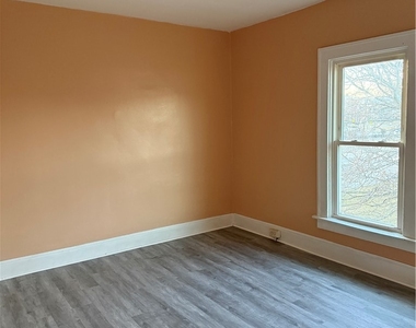 106 W 2nd Street - Photo Thumbnail 12