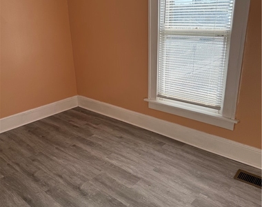 106 W 2nd Street - Photo Thumbnail 14