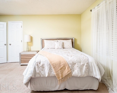 570 Reed Street - Photo Thumbnail 11