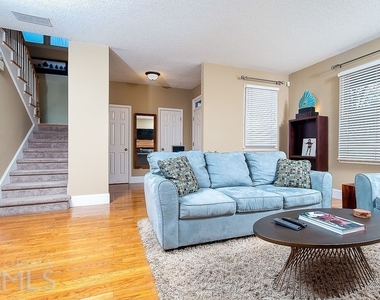 570 Reed Street - Photo Thumbnail 3