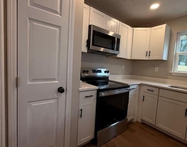 1055 Pinecrest Drive - Photo Thumbnail 23