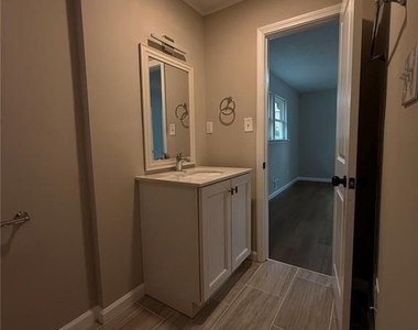 1055 Pinecrest Drive - Photo Thumbnail 42